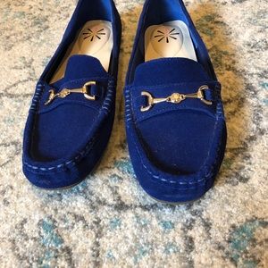 Isaac Mizrahi driving moccasins.